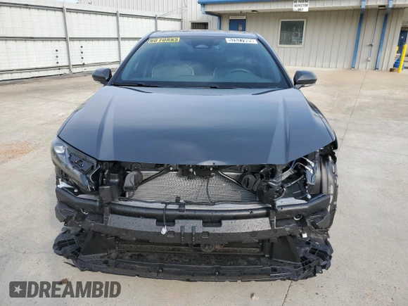 2025 Toyota Camry LE with VIN 4T1DAACK3SU560703, listed as a Copart auction lot 52527995 with 2,172 mi miles and Clean Title. Bid and sale history available at carsss.com. Image 5.