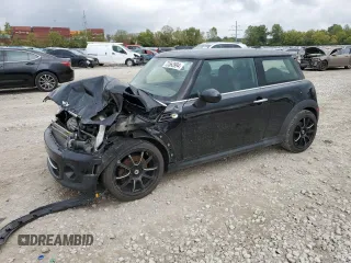 2013 MINI Hardtop z VIN WMWSU3C57DT371566, wystawiony jako Copart lot #56216575 z przebiegiem Nie podano mil oraz Czysty tytuł • Clean title. Historia ofert i sprzedaży dostępna na DreamBid. Obrazek 1.