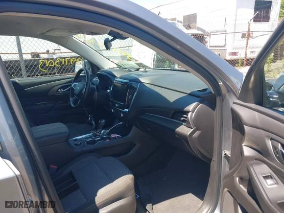 2019 Chevrolet Traverse LT Cloth with VIN 1GNEVGKW5KJ154242, listed as a IAAI auction lot 39713013 with 60,444 mi miles. Bid and sale history available at carsss.com. Image 5.