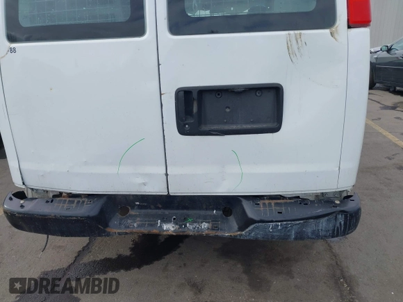 2007 Chevrolet Express Cargo Van with VIN 1GCGG25VX71142791, listed as a IAAI auction lot 41499942 with 235,223 mi miles. Bid and sale history available at carsss.com. Image 6.