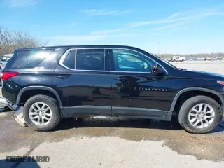 2019 Chevrolet Traverse LS with VIN 1GNERFKW5KJ283466, listed as a IAAI auction lot 41695373 with 109,401 mi miles. Bid and sale history available at carsss.com. Image 13.
