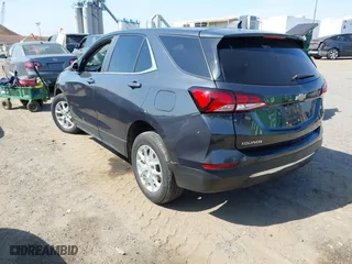 2022 Chevrolet Equinox LT with VIN 2GNAXUEV0N6110449, listed as a IAAI auction lot 41785236 with 124,258 mi miles. Bid and sale history available at carsss.com. Image 3.