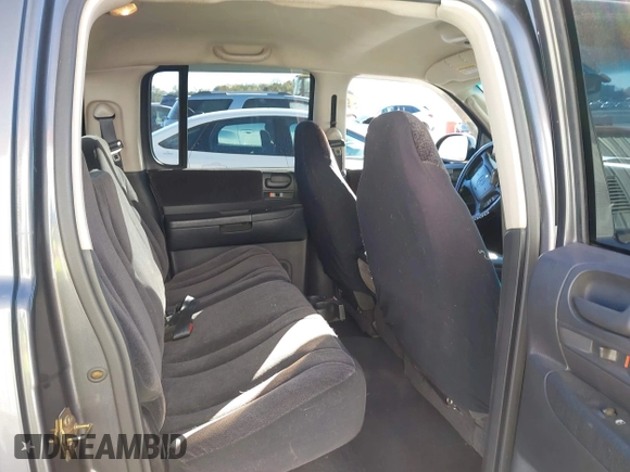 2001 Dodge Dakota Sport with VIN 1B7HL2AN21S319390, listed as a IAAI auction lot 40836729 with 118,823 mi miles. Bid and sale history available at carsss.com. Image 8.