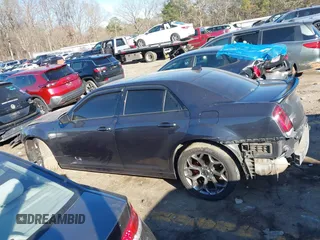 2018 Chrysler 300 with VIN 2C3CCABG6JH269609, listed as a IAAI auction lot 41339183 with 112,893 mi miles. Bid and sale history available at carsss.com. Image 14.