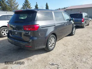 2020 Kia Sedona LX with VIN KNDMB5C13L6617567, listed as a IAAI auction lot 41774812 with 68,500 mi miles. Bid and sale history available at carsss.com. Image 4.