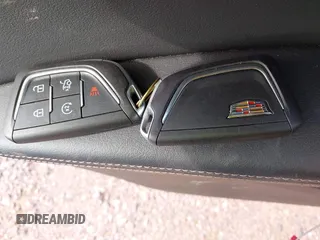 2020 Cadillac CT4 Luxury z VIN 1G6DK5RK2L0150681, wystawiony jako IAAI lot #42033915 z przebiegiem 38 960 mil mil oraz . Historia ofert i sprzedaży dostępna na DreamBid. Obrazek 11.