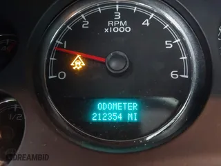 2007 Chevrolet Silverado 1500 LT w/1LT with VIN 3GCEK13397G532381, listed as a IAAI auction lot 41164920 with 212,354 mi miles. Bid and sale history available at carsss.com. Image 15.