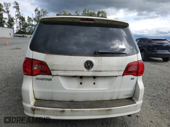 2011 Volkswagen Routan SE with VIN 2V4RW3DG0BR789523, listed as a Copart auction lot 61761785 with 124,530 mi miles and Clean title. Bid and sale history available at DreamBid. Image 6.