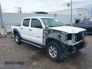2007 Toyota Tacoma PreRunner z VIN 3TMJU62N77M030897, wystawiony jako IAAI lot #42319094 z przebiegiem 325 560 mil mil oraz . Historia ofert i sprzedaży dostępna na DreamBid. Obrazek 1.