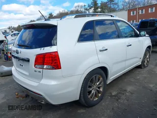 2011 Kia Sorento SX with VIN 5XYKWDA28BG149350, listed as a IAAI auction lot 41738960 with 190,218 mi miles. Bid and sale history available at carsss.com. Image 4.