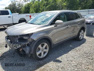 2017 Lincoln MKC Premiere with VIN 5LMCJ1C96HUL19216, listed as a Copart auction lot 61628975 with 82,577 mi miles and Salvage title. Bid and sale history available at DreamBid. Image 1.