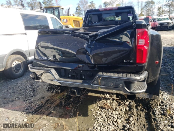 2020 Chevrolet Silverado 3500HD LTZ with VIN 1GC4YUEY3LF332502, listed as a Copart auction lot 79746124 with 44,695 mi miles and Salvage Title. Bid and sale history available at carsss.com. Image 6.