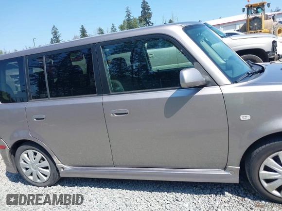 2005 Scion xB with VIN JTLKT324950220945, listed as a IAAI auction lot 42090170 with 182,235 mi miles. Bid and sale history available at carsss.com. Image 13.