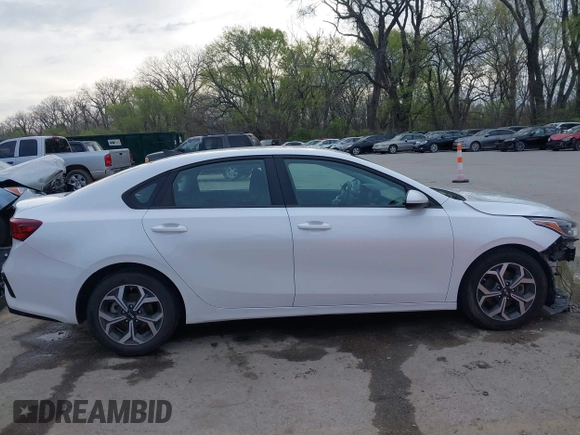 2021 Kia Forte LXS z VIN 3KPF24AD8ME360661, wystawiony jako IAAI lot #41955200 z przebiegiem 106 542 mil mil oraz . Historia ofert i sprzedaży dostępna na DreamBid. Obrazek 14.