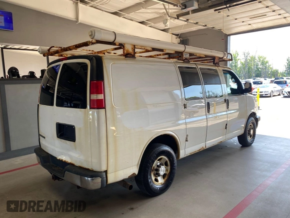 2015 Chevrolet Express Cargo z VIN 1GCWGFCF6F1181729, wystawiony jako IAAI lot #42571653 z przebiegiem 162 943 mil mil oraz . Historia ofert i sprzedaży dostępna na DreamBid. Obrazek 32.