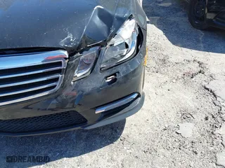 2012 Mercedes-Benz E-Class E 350 Luxury with VIN WDDHF5KB6CA529535, listed as a IAAI auction lot 41821183 with 140,820 mi miles. Bid and sale history available at carsss.com. Image 6.