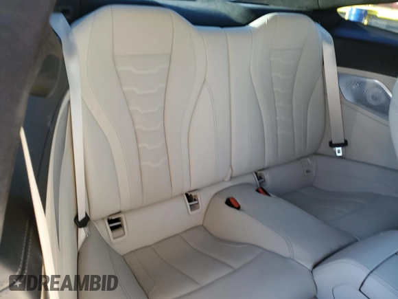 2019 BMW 8 Series M850i xDrive z VIN WBABC4C53KBU95426, wystawiony jako Copart lot #89221245 z przebiegiem Nie podano mil oraz Szkoda całkowita • Salvage title. Historia ofert i sprzedaży dostępna na DreamBid. Obrazek 10.
