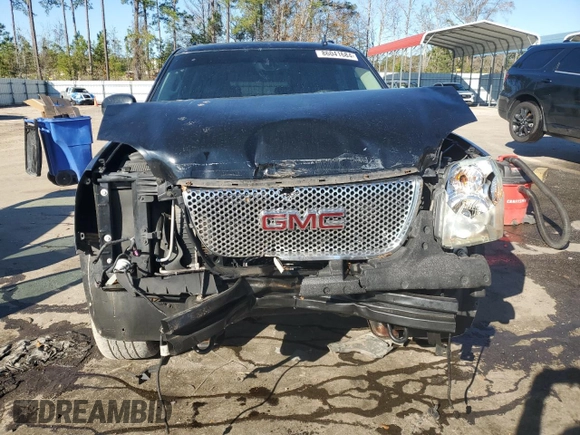 2011 GMC Yukon XL Denali with VIN 1GKS1MEF6BR218814, listed as a Copart auction lot 86041684 with 201,070 mi miles and Salvage Title. Bid and sale history available at carsss.com. Image 12.