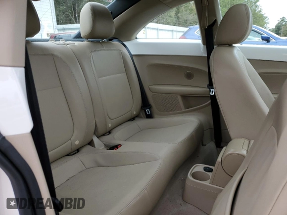 2014 Volkswagen Beetle 2.5L w/Sun with VIN 3VWJP7AT7EM613977, listed as a Copart auction lot 89251315 with 101,885 mi miles and Salvage Title. Bid and sale history available at DreamBid. Image 10.