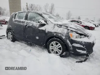 2012 Chevrolet Sonic LT z VIN 1G1JD6SB0C4147161, wystawiony jako Copart lot #41803735 z przebiegiem Nie podano mil oraz Czysty tytuł • Clean title. Historia ofert i sprzedaży dostępna na DreamBid. Obrazek 4.