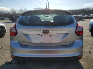 2014 Ford Focus Titanium z VIN 1FADP3N2XEL263357, wystawiony jako Copart lot #84610634 z przebiegiem 142 023 mil mil oraz Nie do naprawy • Non repairable. Historia ofert i sprzedaży dostępna na DreamBid. Obrazek 6.