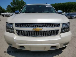 2008 Chevrolet Suburban LTZ with VIN 1GNFK16388R213823, listed as a Copart auction lot 57807615 with 329,193 mi miles and Clean title. Bid and sale history available at DreamBid. Image 5.