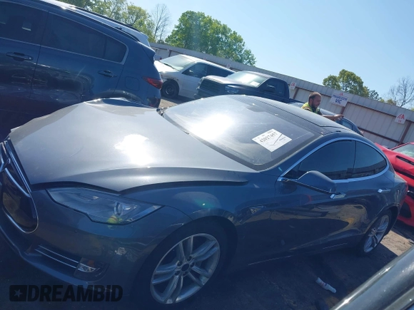 2014 Tesla Model S 60 с VIN 5YJSA1S12EFP41227, выставлен на аукционе IAAI как лот 42027457 с пробегом 81 665 миль миль и . История ставок и продаж доступна на DreamBid. Изображение 14.