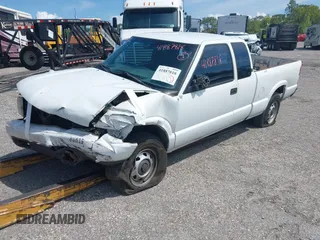 2000 GMC Sonoma SLS with VIN 1GTDT19W4YK230095, listed as a IAAI auction lot 41887818 with 232,455 mi miles and . Bid and sale history available at DreamBid. Image 2.
