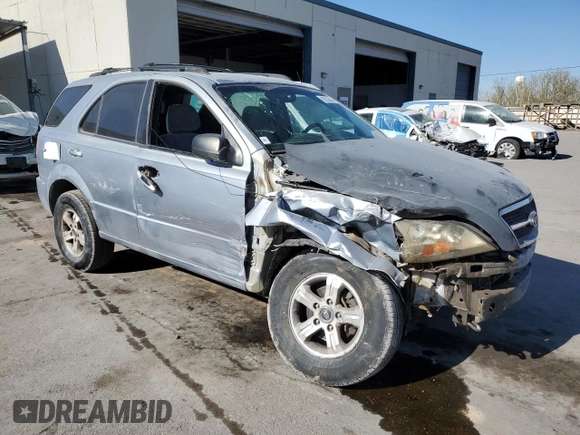 2004 Kia Sorento LX with VIN KNDJC733145263620, listed as a Copart auction lot 85206494 with 155,318 mi miles and Salvage Title. Bid and sale history available at carsss.com. Image 4.