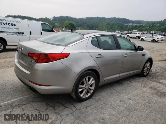 2013 Kia Optima EX z VIN 5XXGN4A75DG168207, wystawiony jako Copart lot #59992435 z przebiegiem 147 298 mil mil oraz Czysty tytuł • Clean title. Historia ofert i sprzedaży dostępna na DreamBid. Obrazek 3.