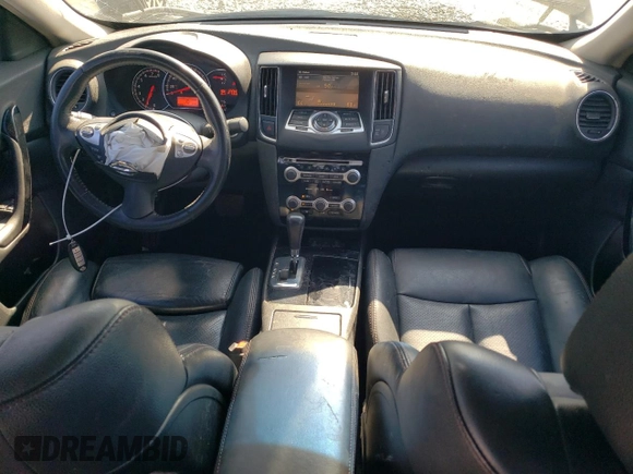 2010 Nissan Maxima SV z VIN 1N4AA5AP9AC863928, wystawiony jako Copart lot #54934855 z przebiegiem 102 624 mil mil oraz Szkoda całkowita • Salvage title. Historia ofert i sprzedaży dostępna na DreamBid. Obrazek 8.