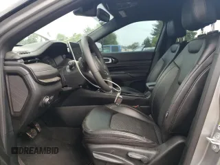 2023 Jeep Compass Latitude с VIN 3C4NJDBN6PT518338, выставлен на аукционе Copart как лот 57117115 с пробегом 29 330 миль миль и Списание • Salvage title. История ставок и продаж доступна на DreamBid. Изображение 7.