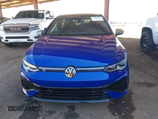 2024 Volkswagen Golf z VIN WVWFB7CD0RW218607, wystawiony jako IAAI lot #41666719 z przebiegiem 5 037 mil mil oraz . Historia ofert i sprzedaży dostępna na DreamBid. Obrazek 12.
