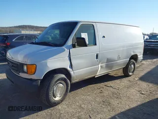 2004 Ford Econoline Cargo z VIN 1FTNE24L84HA72076, wystawiony jako IAAI lot #41737476 z przebiegiem 327 921 mil mil oraz . Historia ofert i sprzedaży dostępna na DreamBid. Obrazek 2.