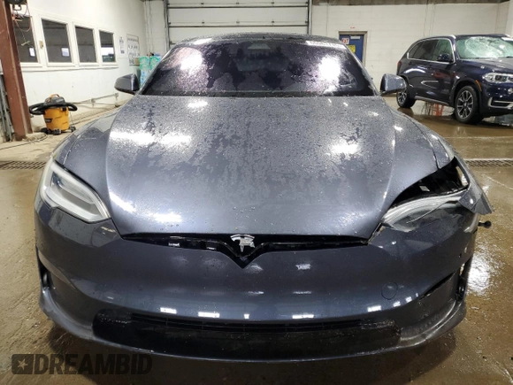 2022 Tesla Model S Plaid z VIN 5YJSA1E64NF460280, wystawiony jako Copart lot #60063745 z przebiegiem 42 387 mil mil oraz Szkoda całkowita • Salvage title. Historia ofert i sprzedaży dostępna na DreamBid. Obrazek 5.