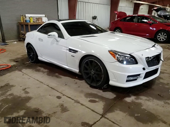 2014 Mercedes-Benz SLK 250 with VIN WDDPK4HA8EF092580, listed as a Copart auction lot 80237154 with 111,151 mi miles and Clean title. Bid and sale history available at DreamBid. Image 13.