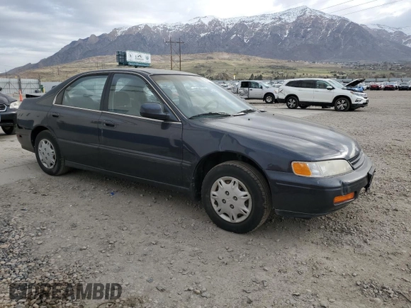 1995 Honda Accord LX with VIN JHMCD5633SC063013, listed as a Copart auction lot 52360725 with 150,552 mi miles and Salvage Title. Bid and sale history available at carsss.com. Image 4.