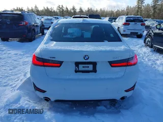 2021 BMW 3 Series 330i xDrive z VIN 3MW5R7J06M8C14597, wystawiony jako IAAI lot #41581041 z przebiegiem 8776 mil mil oraz . Historia ofert i sprzedaży dostępna na DreamBid. Obrazek 16.