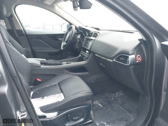 2018 Jaguar F-PACE 30t Premium with VIN SADCJ2GX0JA237967, listed as a IAAI auction lot 41512495 with 82,082 mi miles. Bid and sale history available at carsss.com. Image 5.