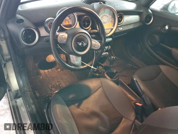 2010 MINI Convertible with VIN WMWMR3C56ATU98122, listed as a Copart auction lot 85808664 with 75,844 mi miles and Clean Title. Bid and sale history available at DreamBid. Image 8.