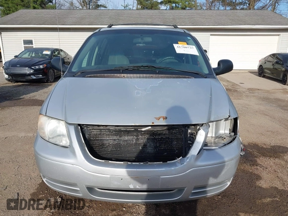 2005 Chrysler Town & Country with VIN 1C4GP45R55B238222, listed as a IAAI auction lot 41780737 with 166,880 mi miles. Bid and sale history available at carsss.com. Image 13.
