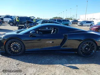 2020 McLaren GT with VIN SBM22GCA1LW000498, listed as a IAAI auction lot 41265247 with 18,465 mi miles. Bid and sale history available at carsss.com. Image 15.