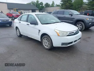 2008 Ford Focus SE z VIN 1FAHP35N38W268740, wystawiony jako IAAI lot #42440195 z przebiegiem 227 336 mil mil oraz . Historia ofert i sprzedaży dostępna na DreamBid. Obrazek 1.