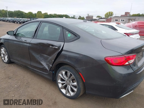 2015 Chrysler 200 S with VIN 1C3CCCBG6FN517903, listed as a IAAI auction lot 40412213 with 84,118 mi miles. Bid and sale history available at carsss.com. Image 6.