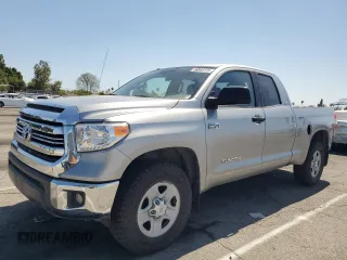 2017 Toyota Tundra SR z VIN 5TFUY5F14HX645695, wystawiony jako Copart lot #56948115 z przebiegiem 108 829 mil mil oraz Szkoda całkowita • Salvage title. Historia ofert i sprzedaży dostępna na DreamBid. Obrazek 1.