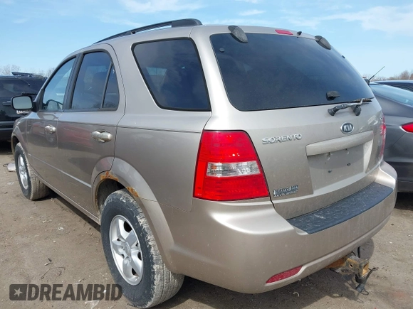 2009 Kia Sorento LX with VIN KNDJC735X95873640, listed as a IAAI auction lot 41918106 with 120,179 mi miles. Bid and sale history available at carsss.com. Image 3.