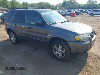 2005 Ford Escape Limited с VIN 1FMYU94155KA92695, выставлен на аукционе IAAI как лот 42277767 с пробегом Не указан миль и . История ставок и продаж доступна на DreamBid. Изображение 1.