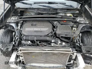 2021 BMW X1 xDrive28i z VIN WBXJG9C06M5T76049, wystawiony jako Copart lot #51816115 z przebiegiem 59 656 mil mil oraz Szkoda całkowita • Salvage title. Historia ofert i sprzedaży dostępna na DreamBid. Obrazek 13.