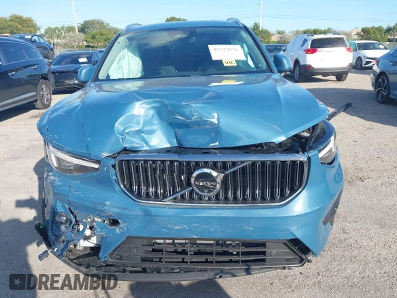 2024 Volvo XC40 Plus Bright Theme with VIN YV4L12UE3R2342939, listed as a IAAI auction lot 41527678 with 2,234 mi miles. Bid and sale history available at carsss.com. Image 6.