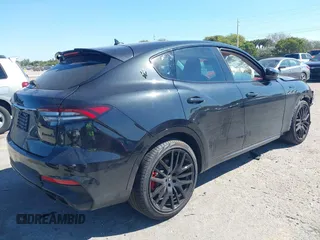 2023 Maserati Levante z VIN ZN661YUM3PX429958, wystawiony jako IAAI lot #41844196 z przebiegiem 19 878 mil mil oraz . Historia ofert i sprzedaży dostępna na DreamBid. Obrazek 4.